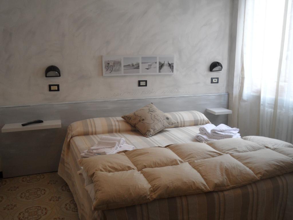 Hotel Elena Noli Habitación foto